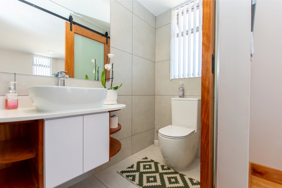 5 Bedroom Property for Sale in Paradise Beach Western Cape